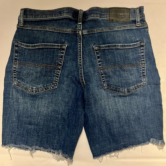 LUCKY BRAND Cut off, Athletic Straight Cut, Jean Shorts. Excellent Condition! - Picture 2 of 10